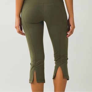 Lululemon - Gather and Crow Crop II